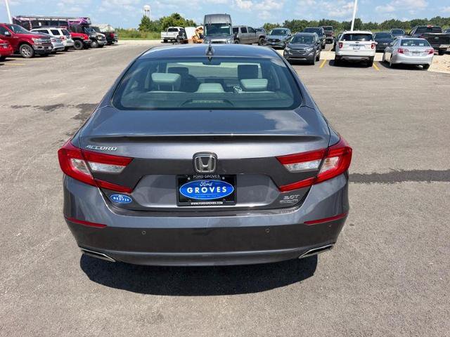 Used 2018 Honda Accord Touring image 6