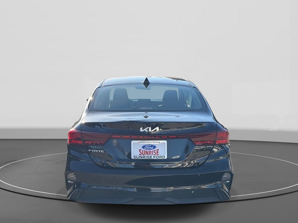 Used 2024 Kia Forte LXS image 3