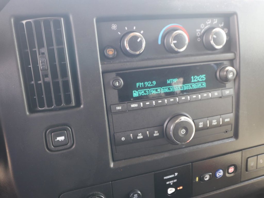 Used 2025 Chevrolet Express 3500 LT w/ LT Preferred Equipment Group RWD image 22
