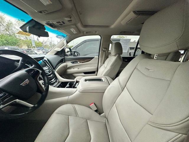 Used 2019 Cadillac Escalade Premium Luxury AWD/4WD image 10
