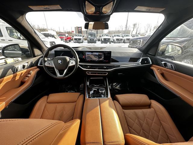Used 2024 BMW X7 xDrive40i image 17