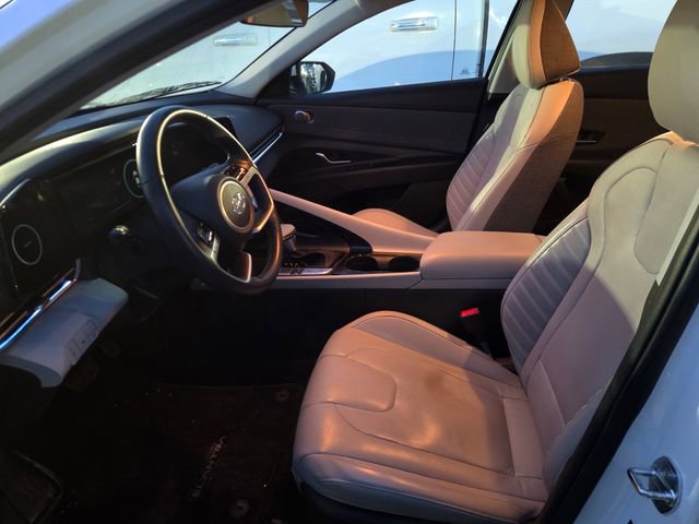 Used 2022 Hyundai Elantra Limited image 10