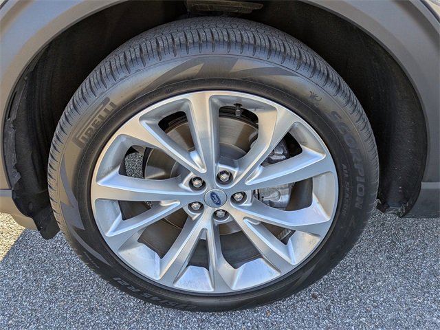 Certified 2023 Ford Explorer Platinum w/ Technology Package image 11