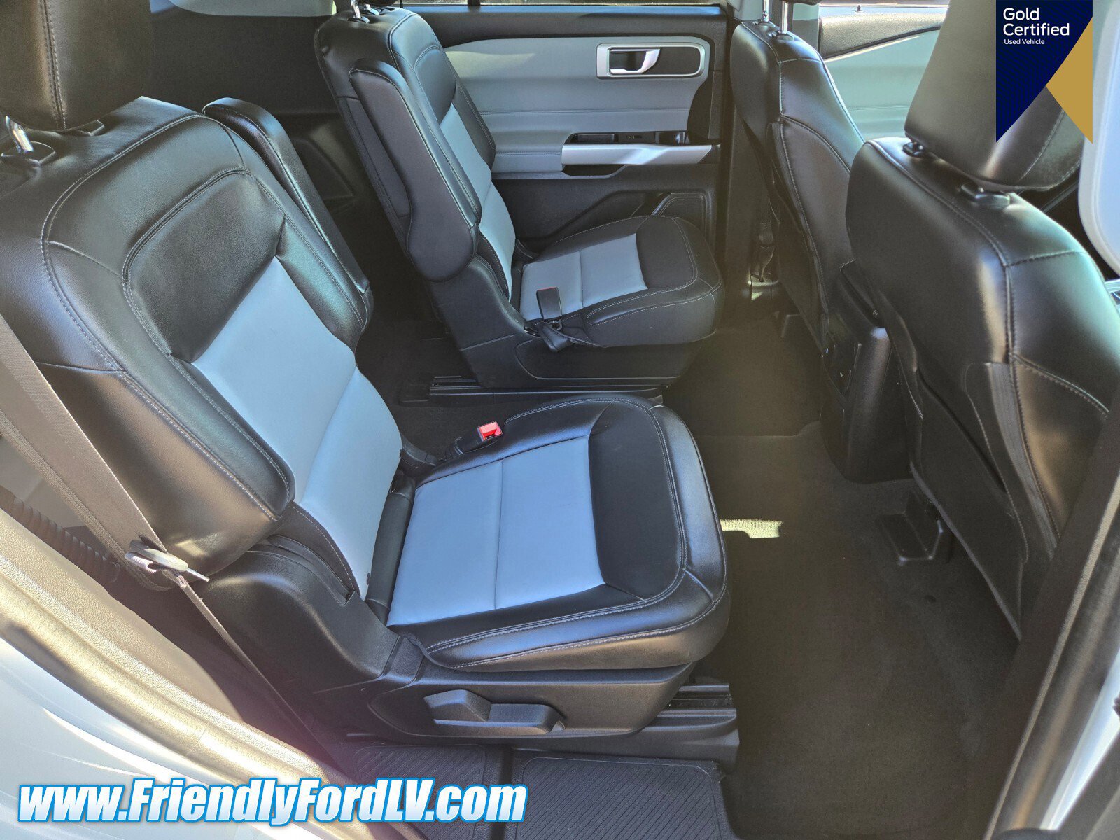 Certified 2022 Ford Explorer XLT w/ Equipment Group 202A image 14