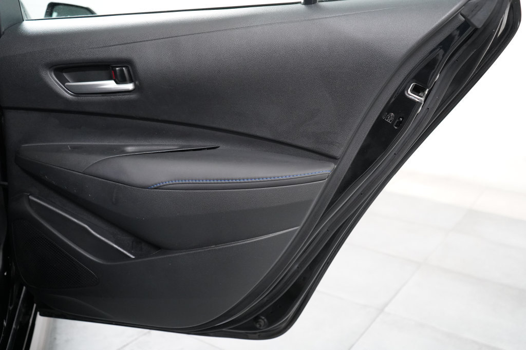 Used 2020 Toyota Corolla SE w/ SE Premium Package FWD image 31