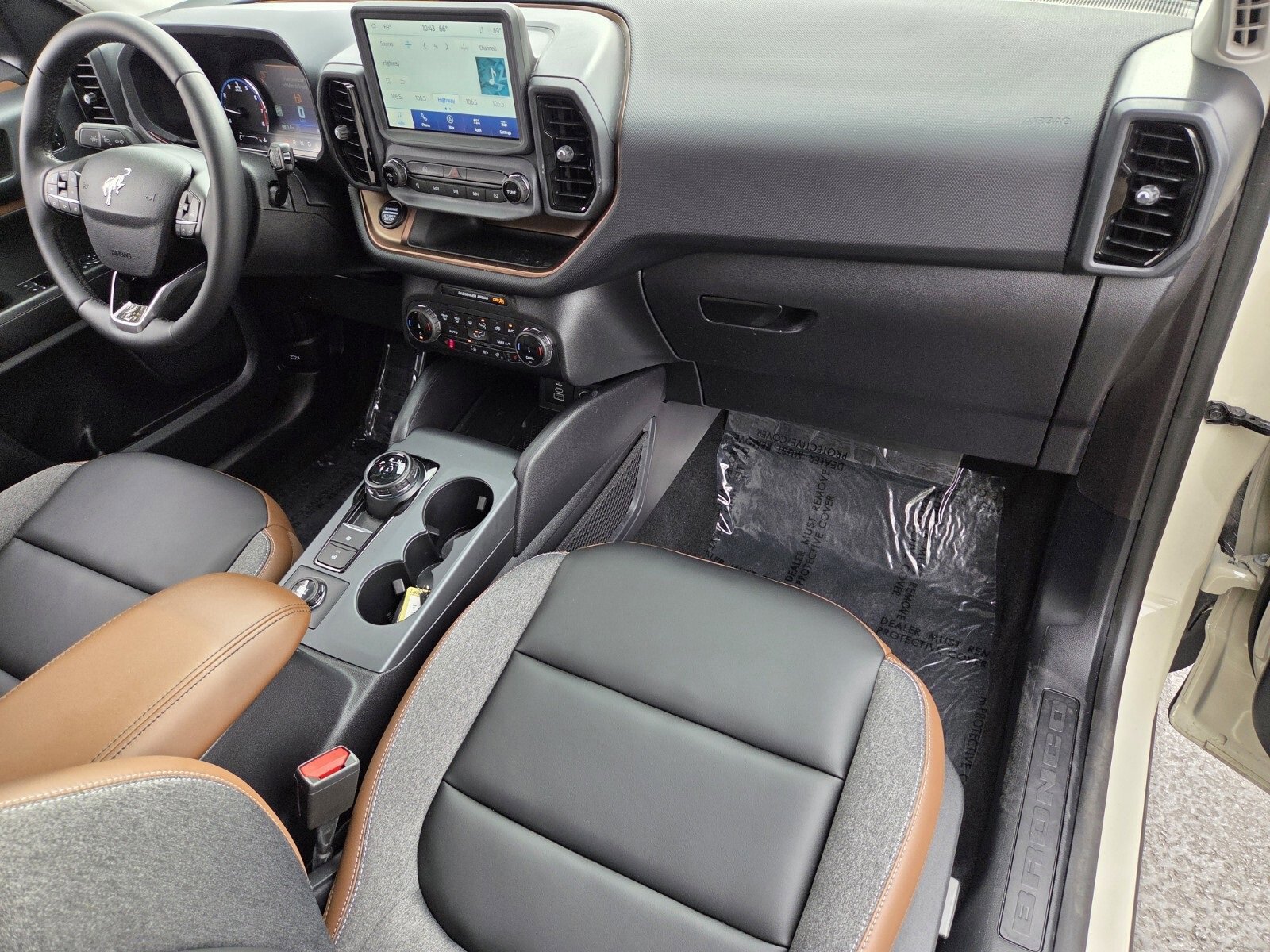 Certified 2024 Ford Bronco Sport Outer Banks w/ Tech Package image 16