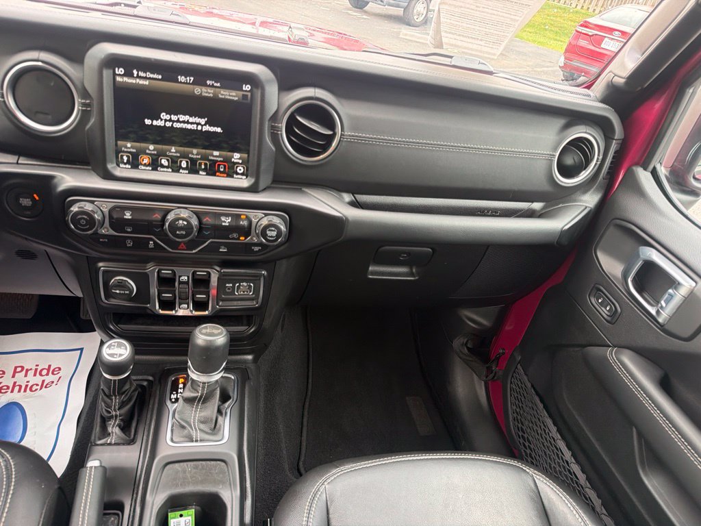 Used 2022 Jeep Wrangler Unlimited Sahara AWD/4WD image 25