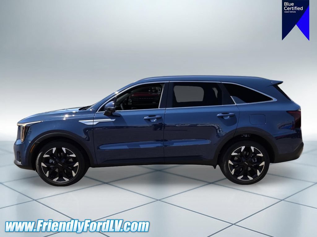 Used 2024 Kia Sorento EX w/ Panoramic Sunroof Package FWD image 3