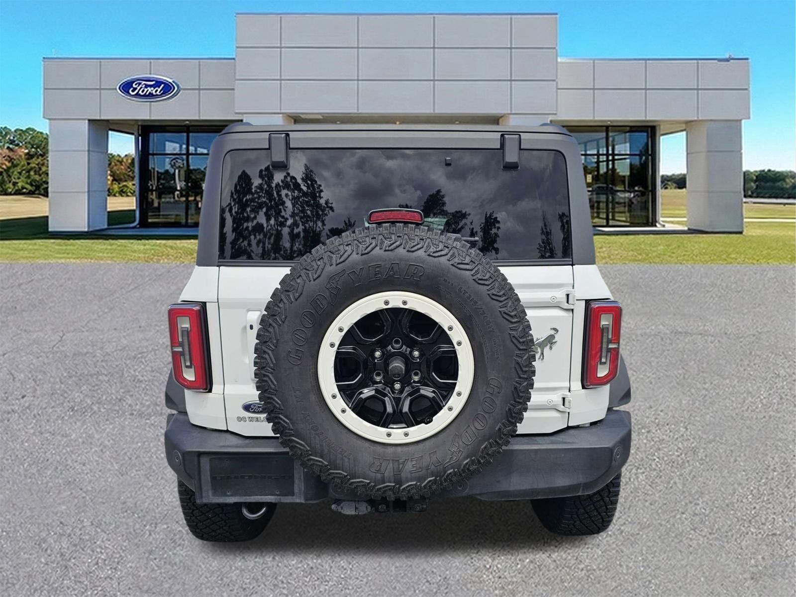 Certified 2022 Ford Bronco Outer Banks w/ Sasquatch Package AWD/4WD image 5