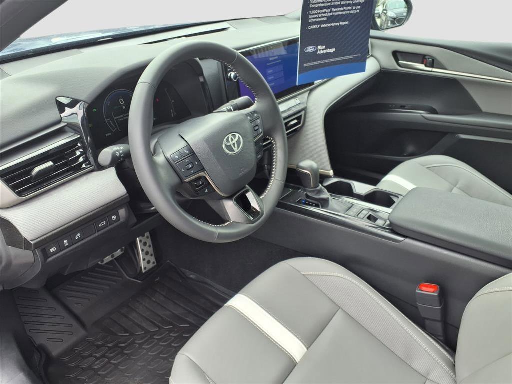 Used 2025 Toyota Camry Hybrid image 15