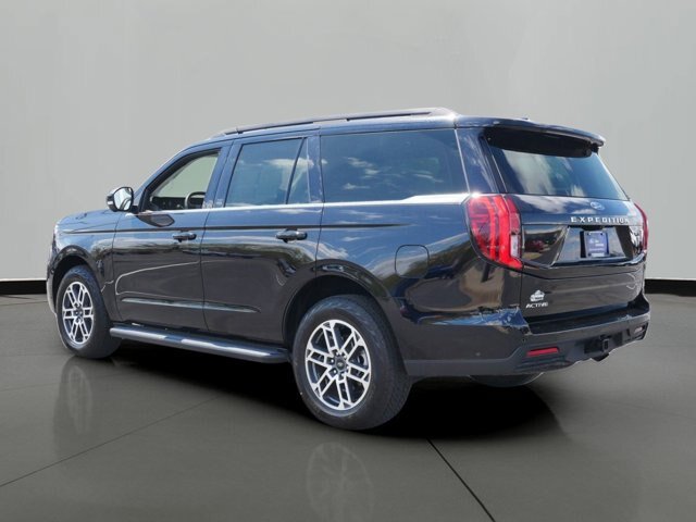 Certified 2025 Ford Expedition Active AWD/4WD image 2