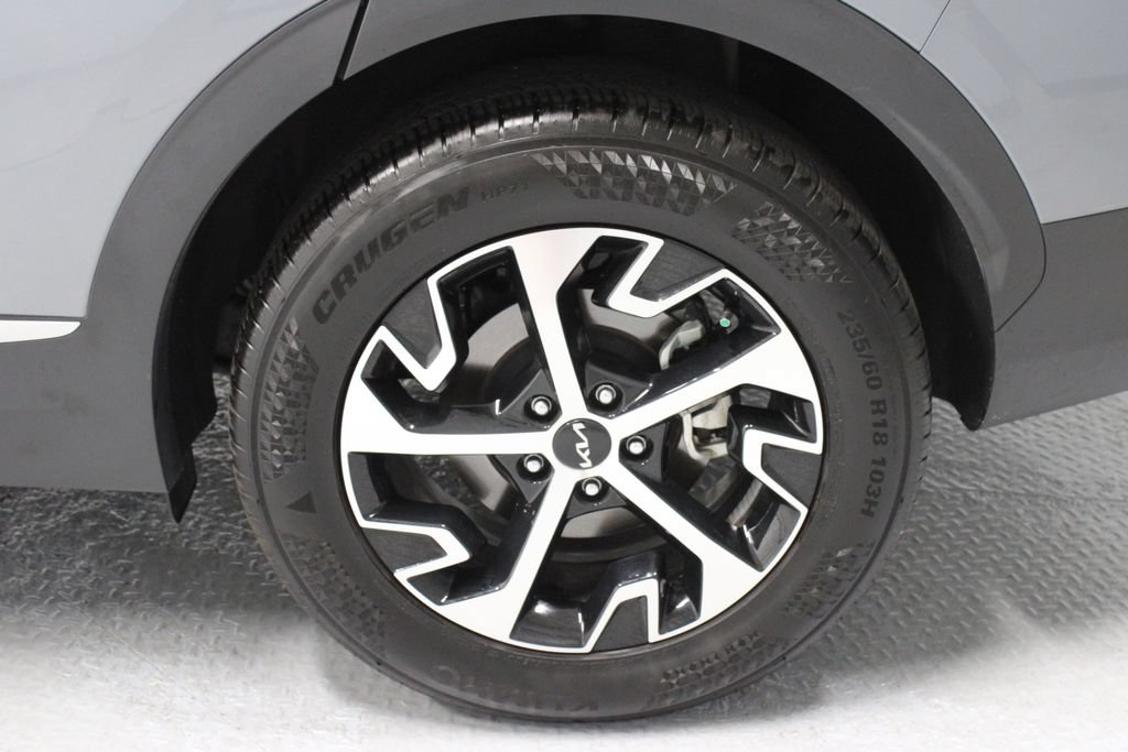 Used 2025 Kia Sportage EX AWD/4WD image 12