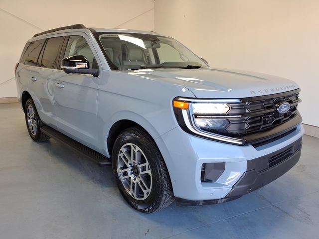 Certified 2025 Ford Expedition Active AWD/4WD image 1