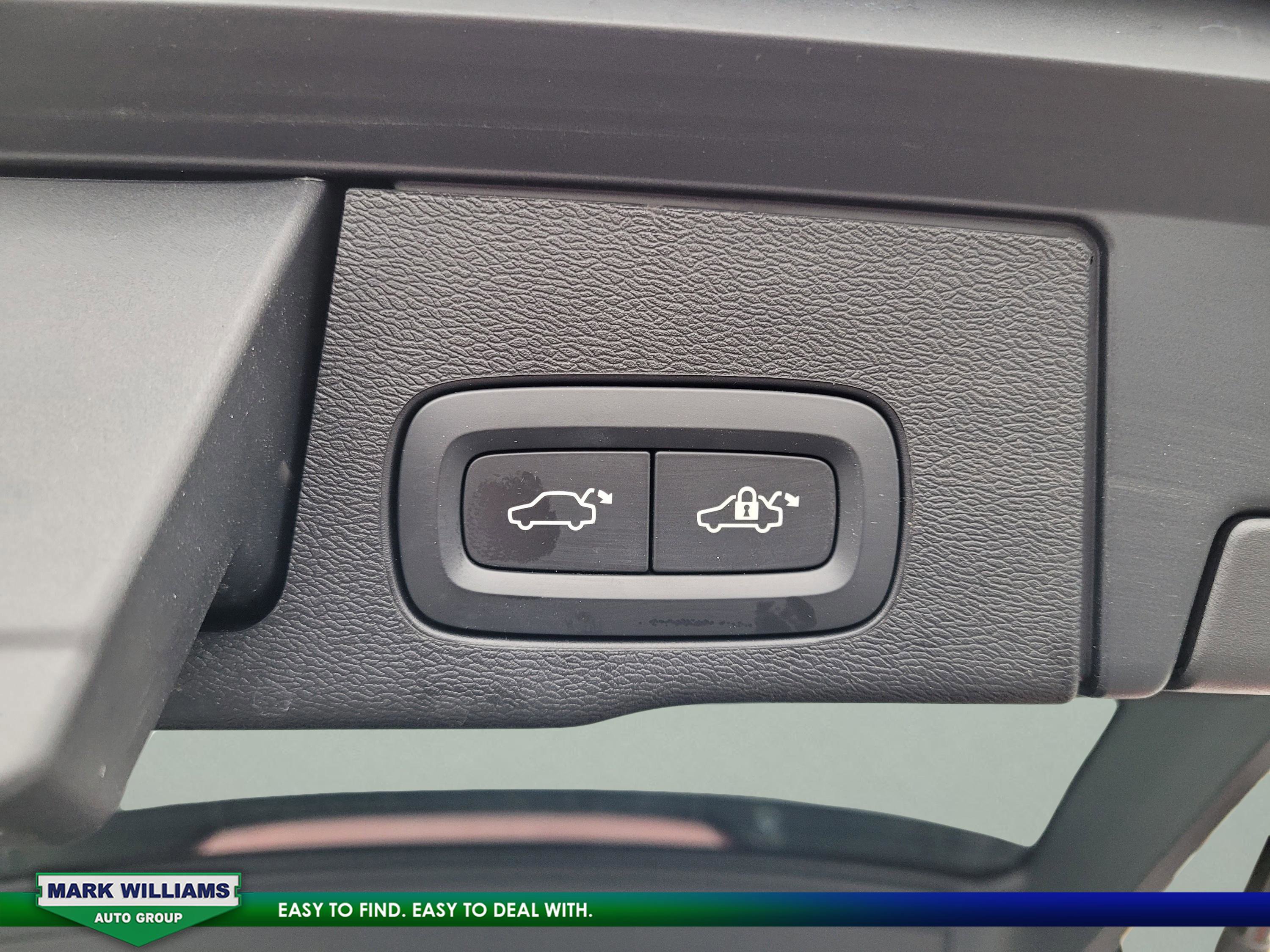 Used 2022 Volvo XC60 B5 Inscription w/ Advanced Package image 31