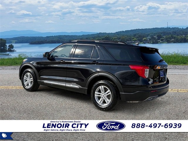 Certified 2022 Ford Explorer XLT w/ Equipment Group 202A image 5