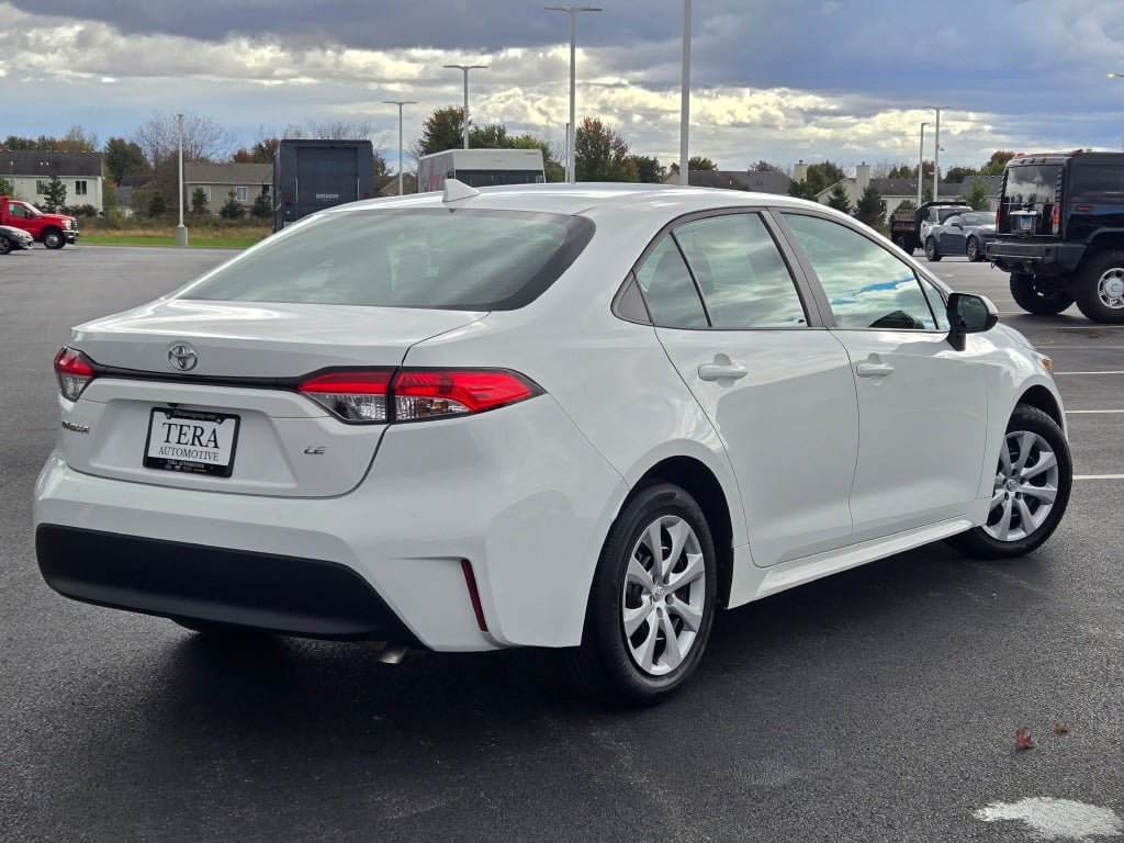Used 2024 Toyota Corolla LE FWD image 8