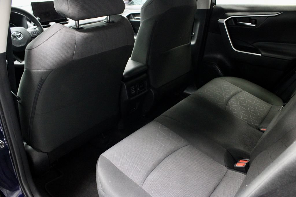 Used 2024 Toyota RAV4 XLE AWD/4WD image 21