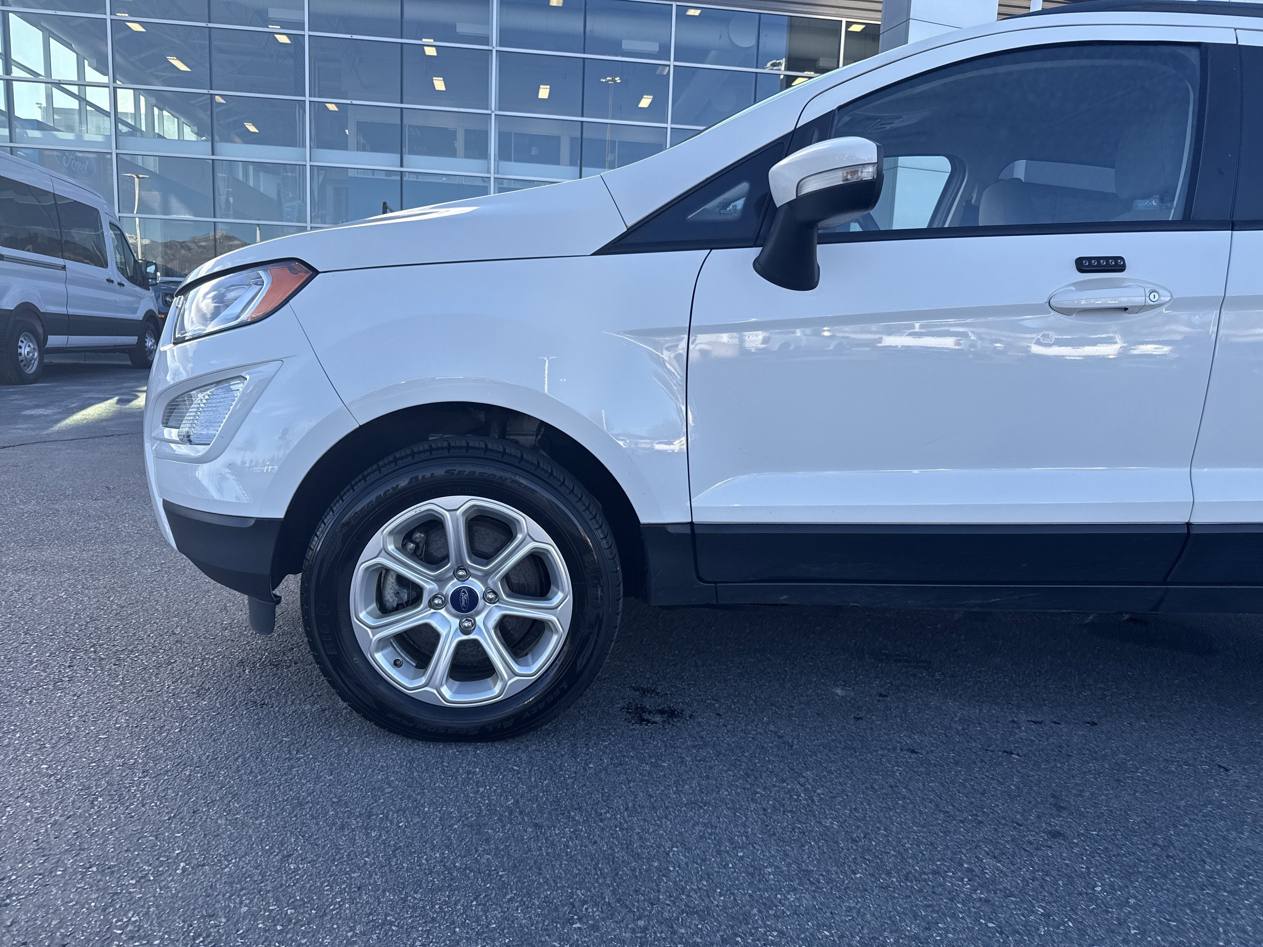 Certified 2018 Ford EcoSport SE w/ SE Cold Weather Package image 9
