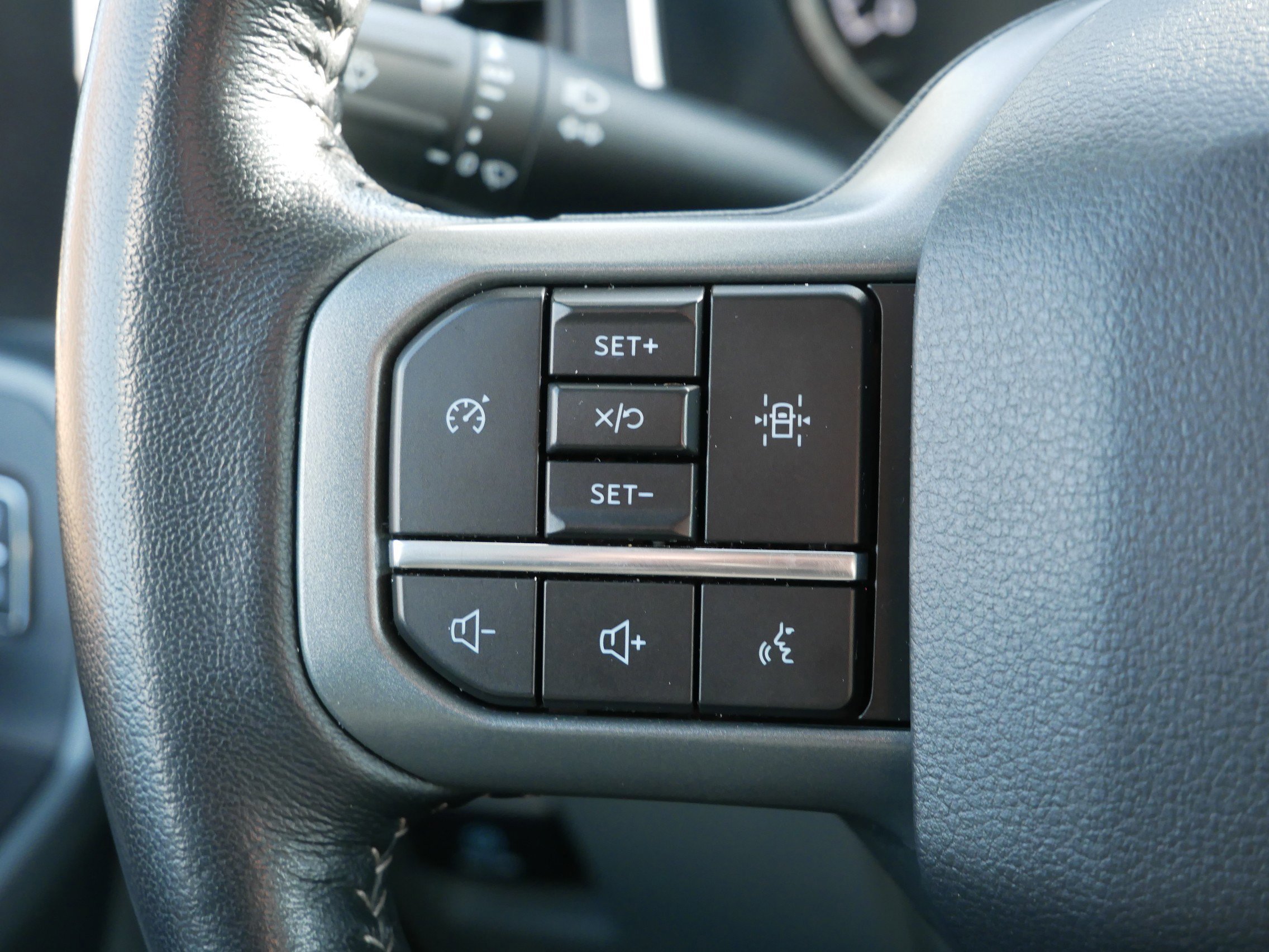 Certified 2022 Ford F150 XLT w/ Equipment Group 302A High image 18