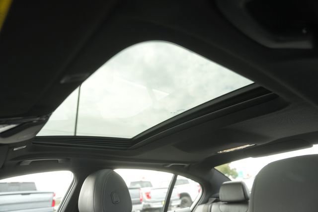 Used 2017 BMW 540i image 11