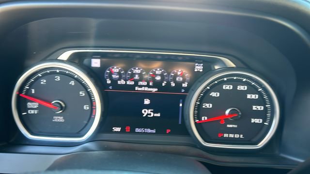 Used 2019 Chevrolet Silverado 1500 High Country w/ Technology Package image 18