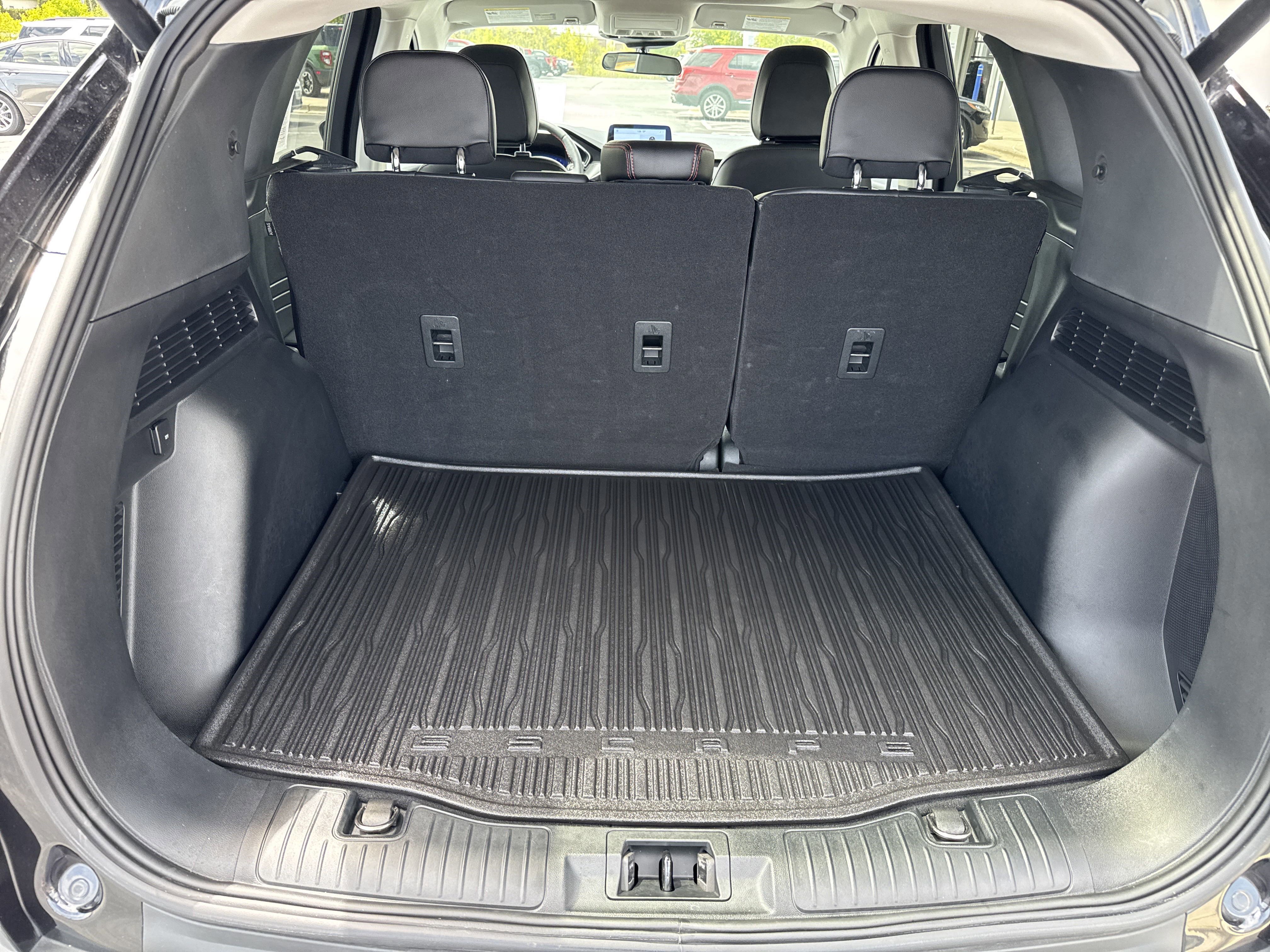 Certified 2022 Ford Escape SEL w/ SEL Stealth AWD Package image 13