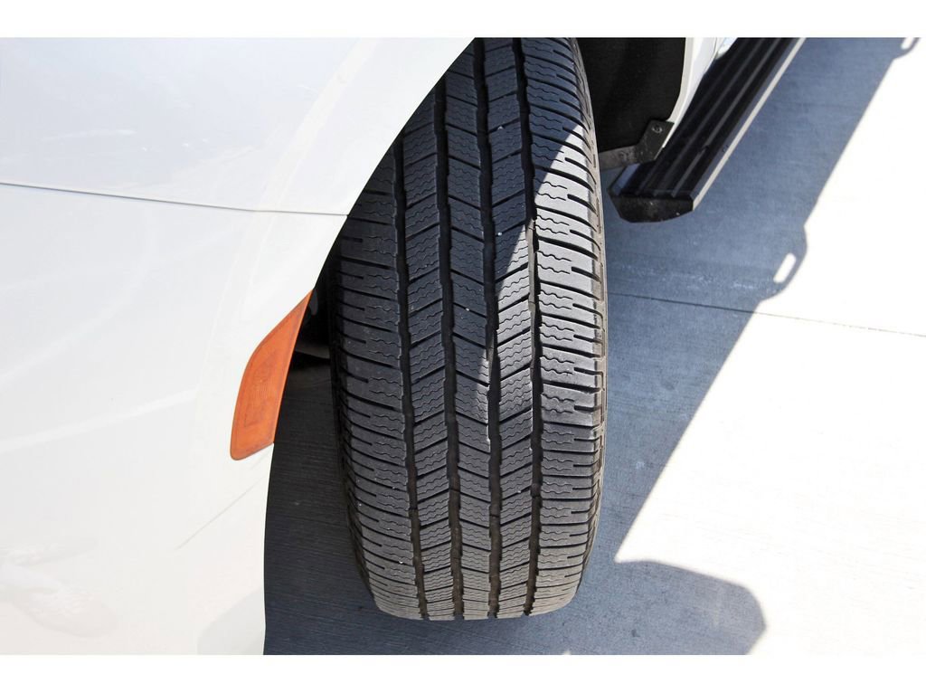 Used 2021 GMC Yukon XL Denali w/ Denali Premium Package image 28