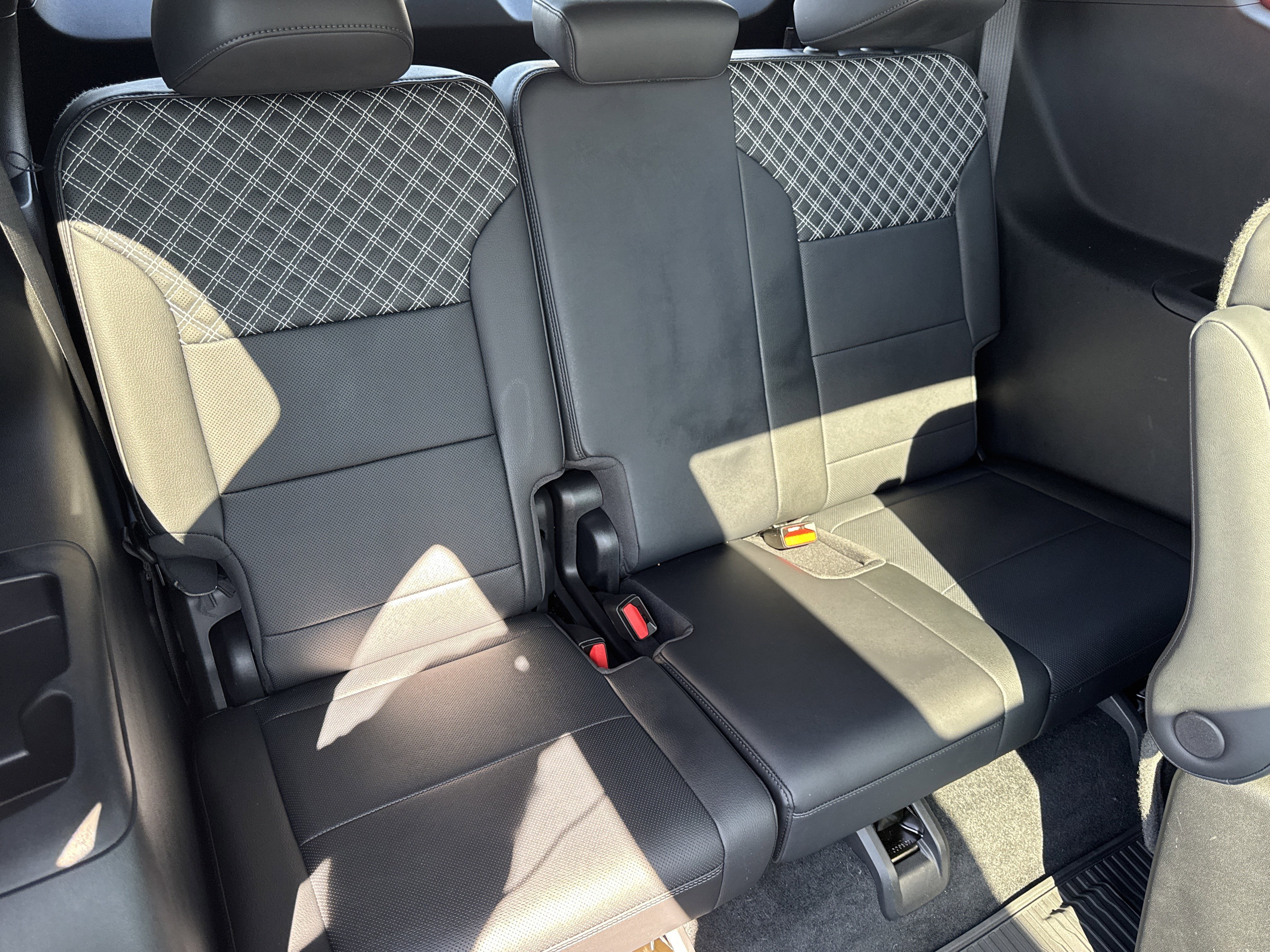 Used 2024 GMC Acadia Denali w/ Super Cruise Package image 18