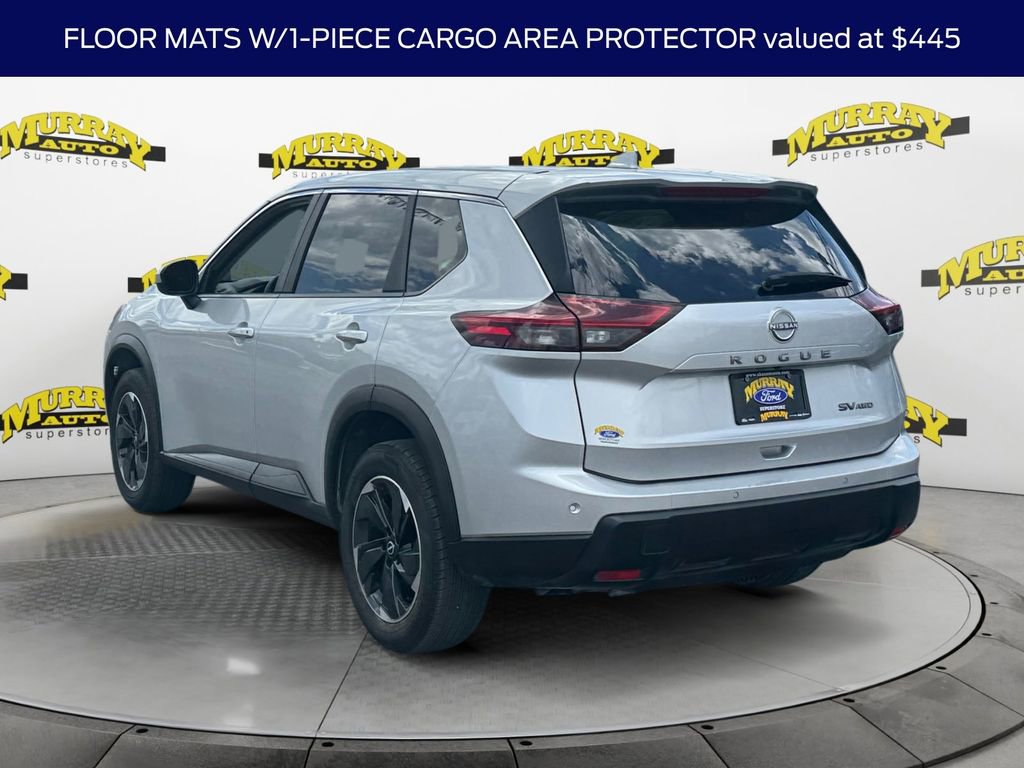 Used 2024 Nissan Rogue SV AWD/4WD image 3