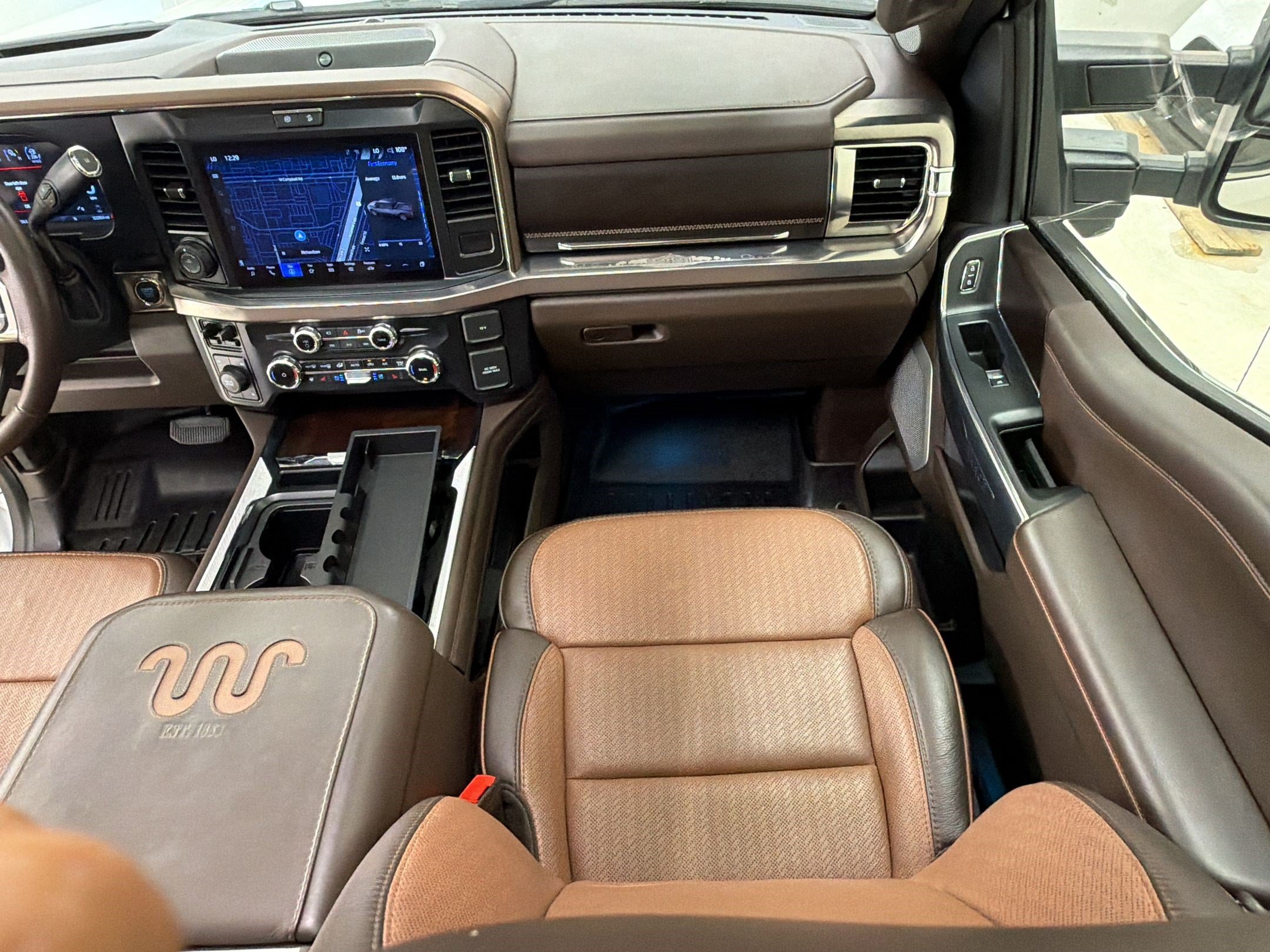 Certified 2025 Ford F450 King Ranch w/ FX4 Off-Road Package AWD/4WD image 32