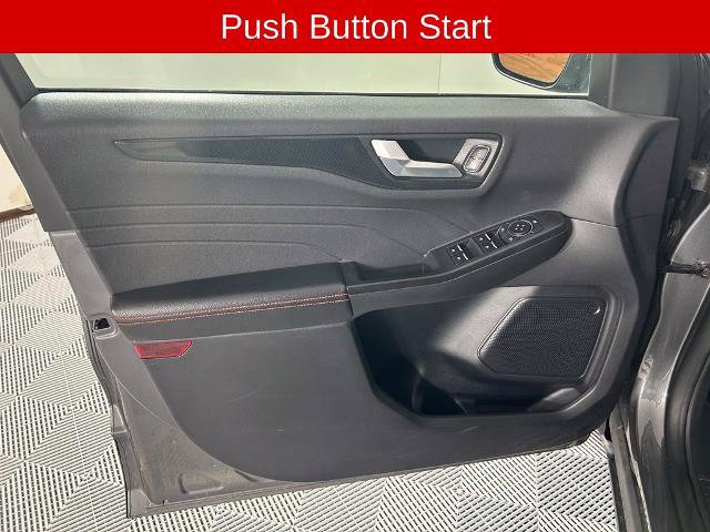 Certified 2025 Ford Escape ST-Line Select AWD/4WD image 10