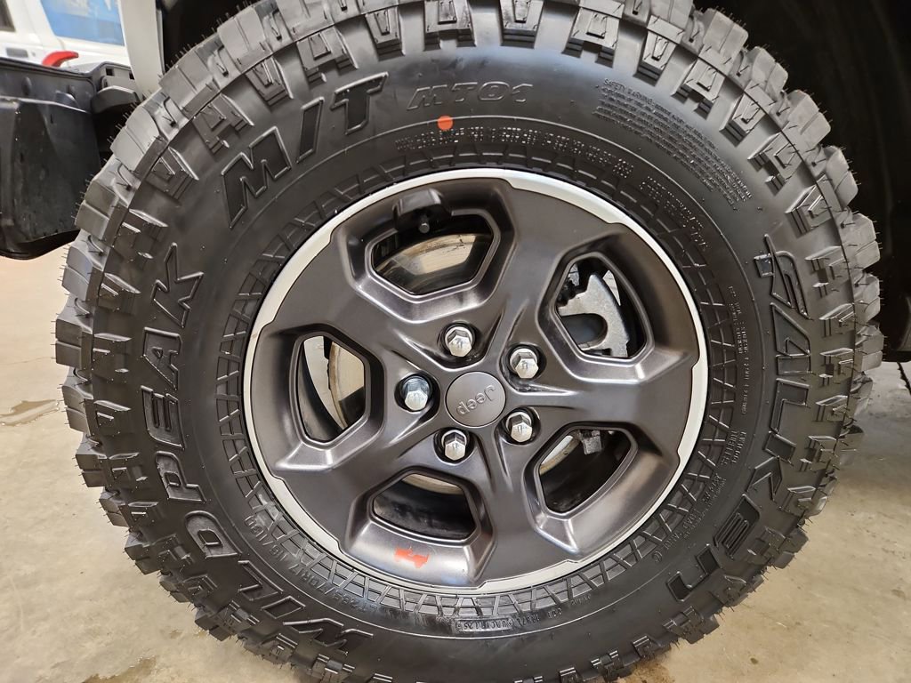 Used 2022 Jeep Gladiator Rubicon w/ Trailer Tow Package image 13