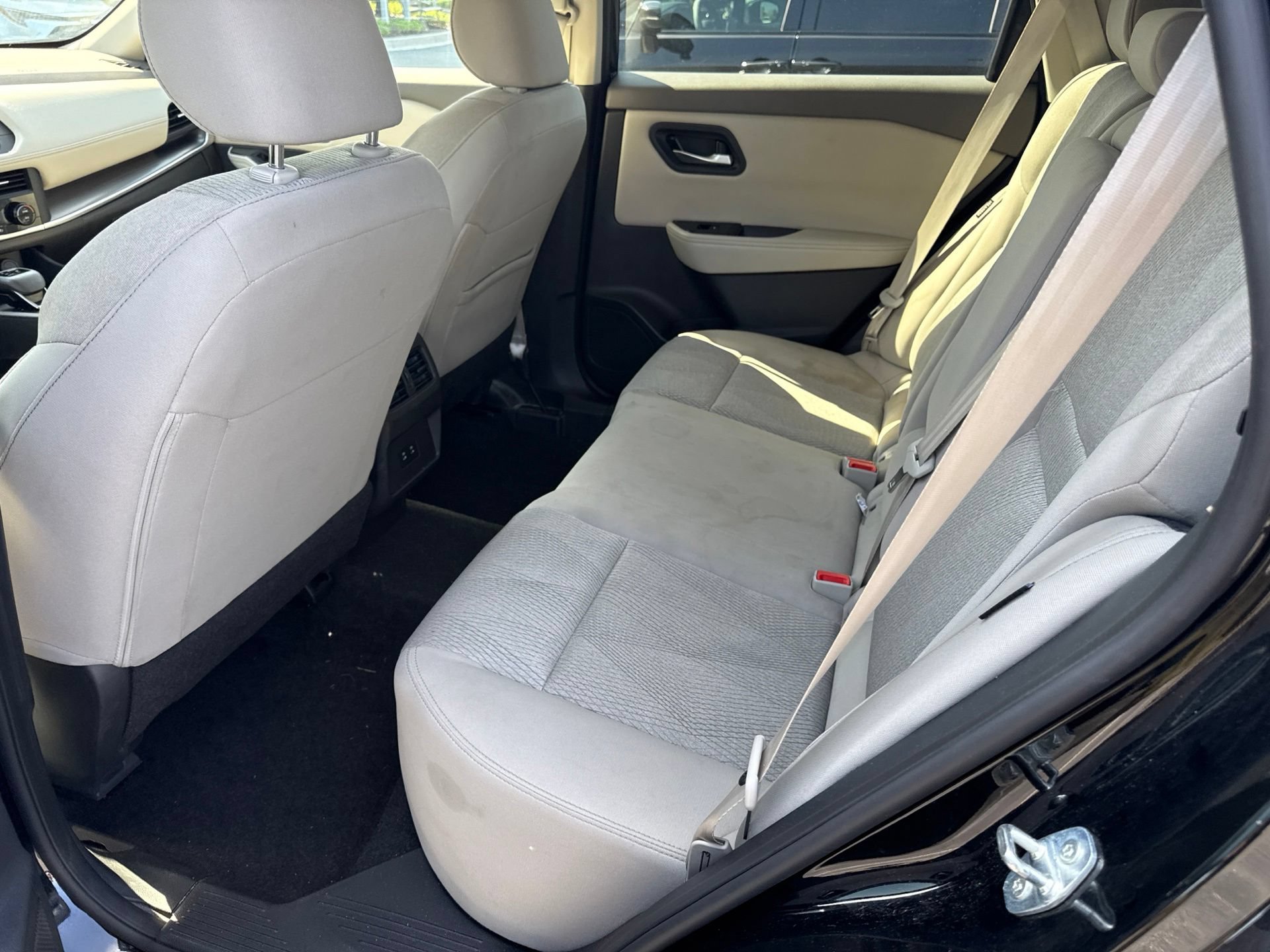 Used 2025 Nissan Rogue SV FWD image 11