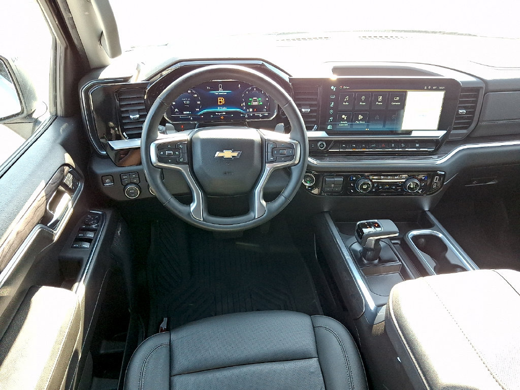 Used 2024 Chevrolet Silverado 1500 LTZ AWD/4WD image 10