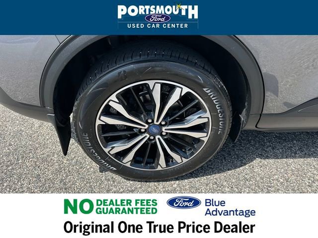 Certified 2022 Ford Escape SE w/ SE Sport Appearance Package image 32