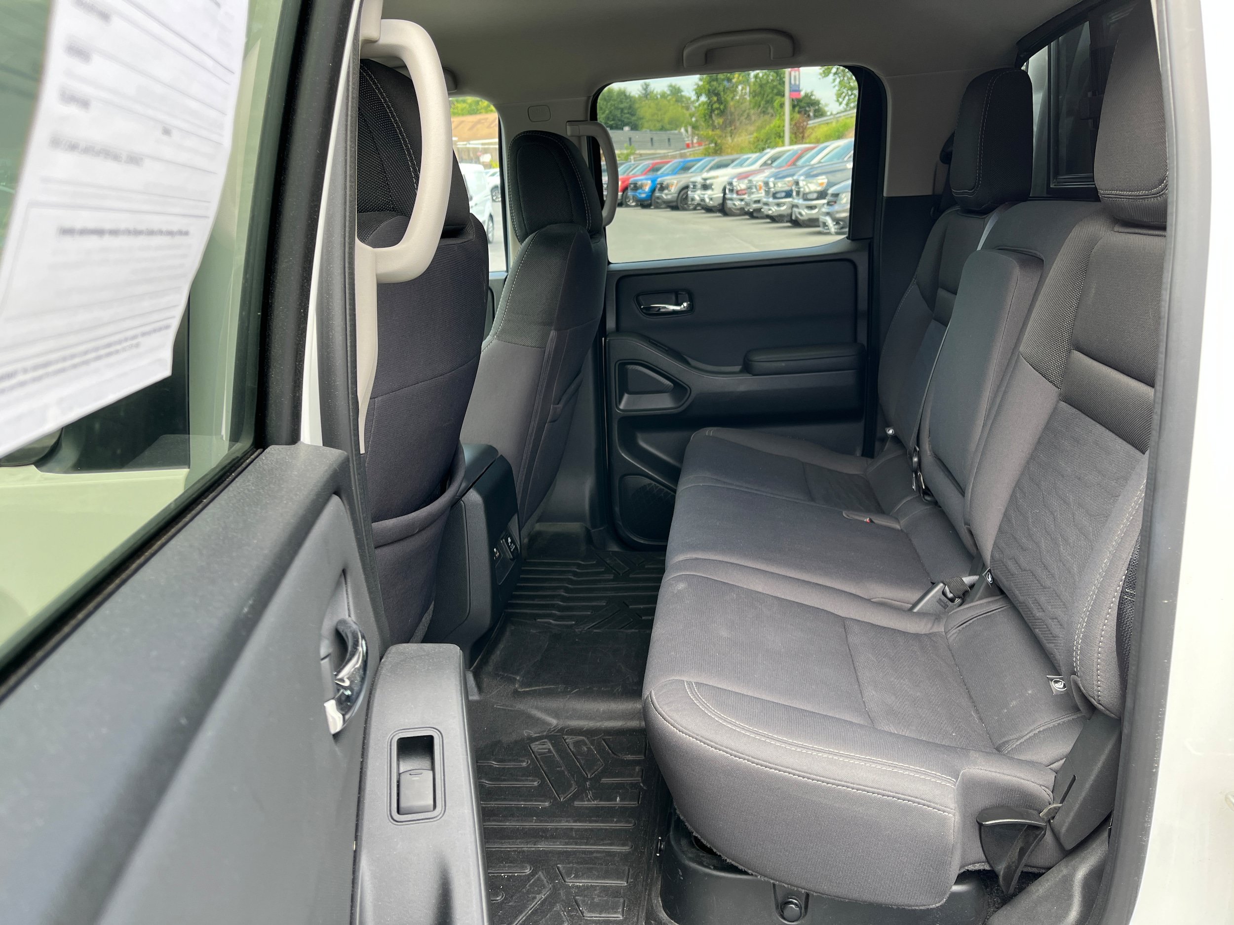 Used 2022 Nissan Frontier SV AWD/4WD image 14
