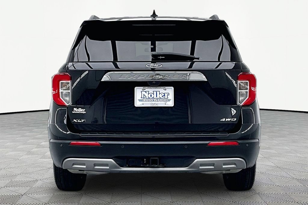 Certified 2023 Ford Explorer XLT w/ Equipment Group 202A AWD/4WD image 4