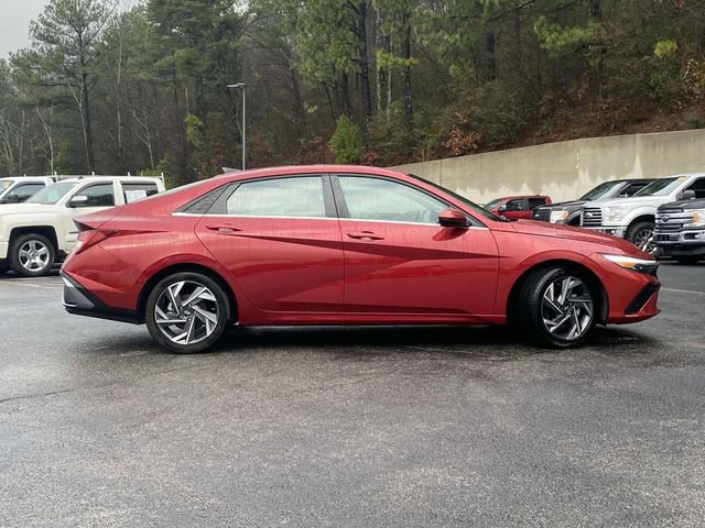 Used 2025 Hyundai Elantra SEL w/ Cargo Package image 6