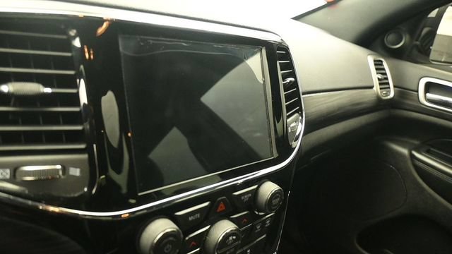 Used 2020 Jeep Grand Cherokee Altitude AWD/4WD image 16