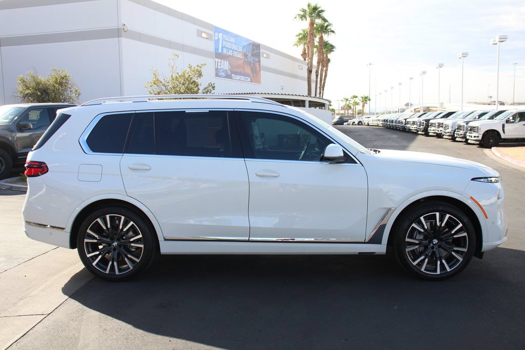 Used 2024 BMW X7 xDrive40i w/ Premium Package AWD/4WD image 10
