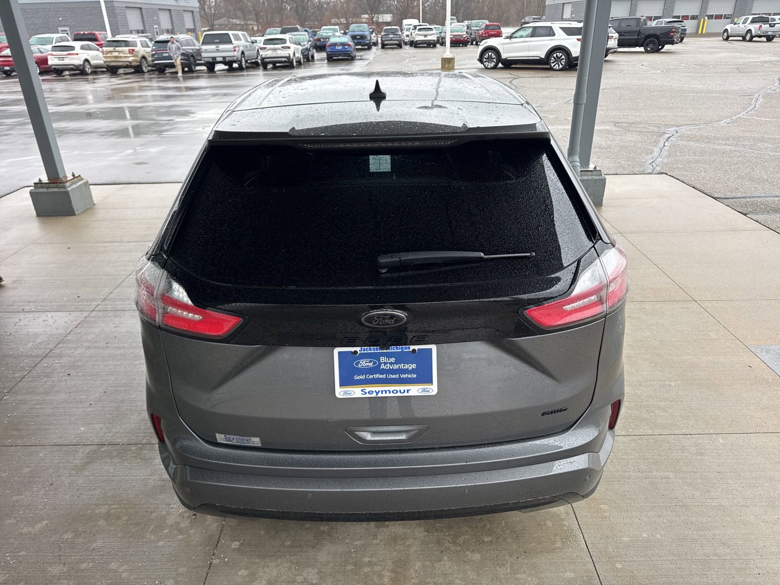Certified 2023 Ford Edge SE w/ Black Appearance Package image 7