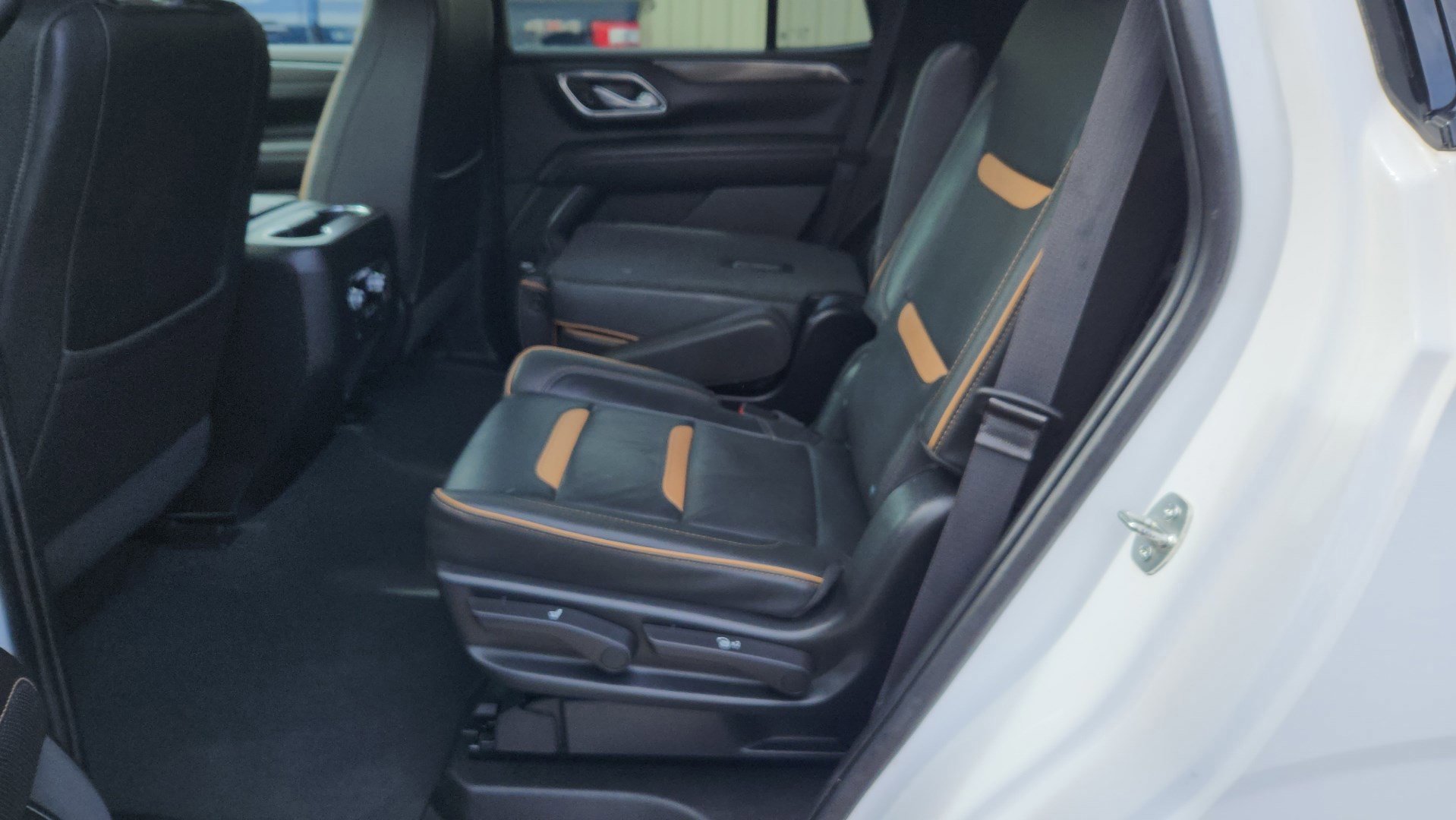 Used 2023 GMC Yukon AT4 w/ Technology Package image 28