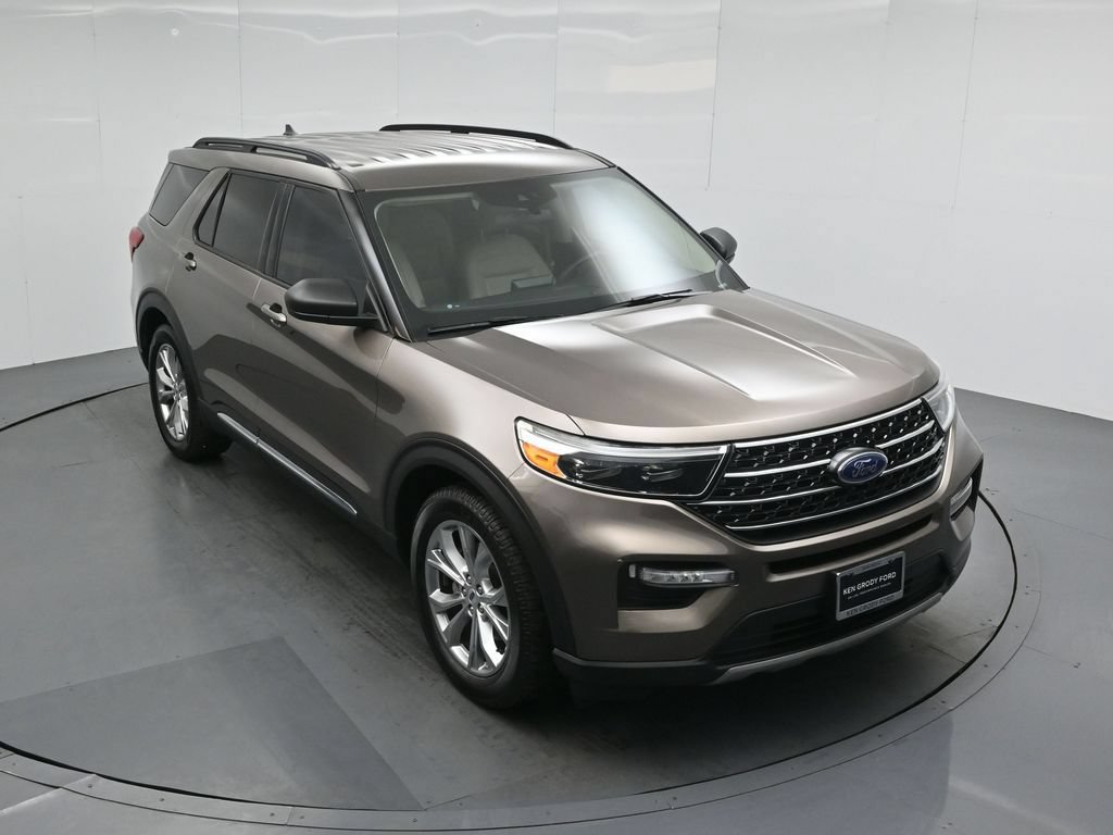 Certified 2021 Ford Explorer XLT w/ Equipment Group 202A RWD image 39