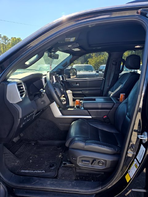 Used 2024 Toyota Sequoia Platinum AWD/4WD image 9