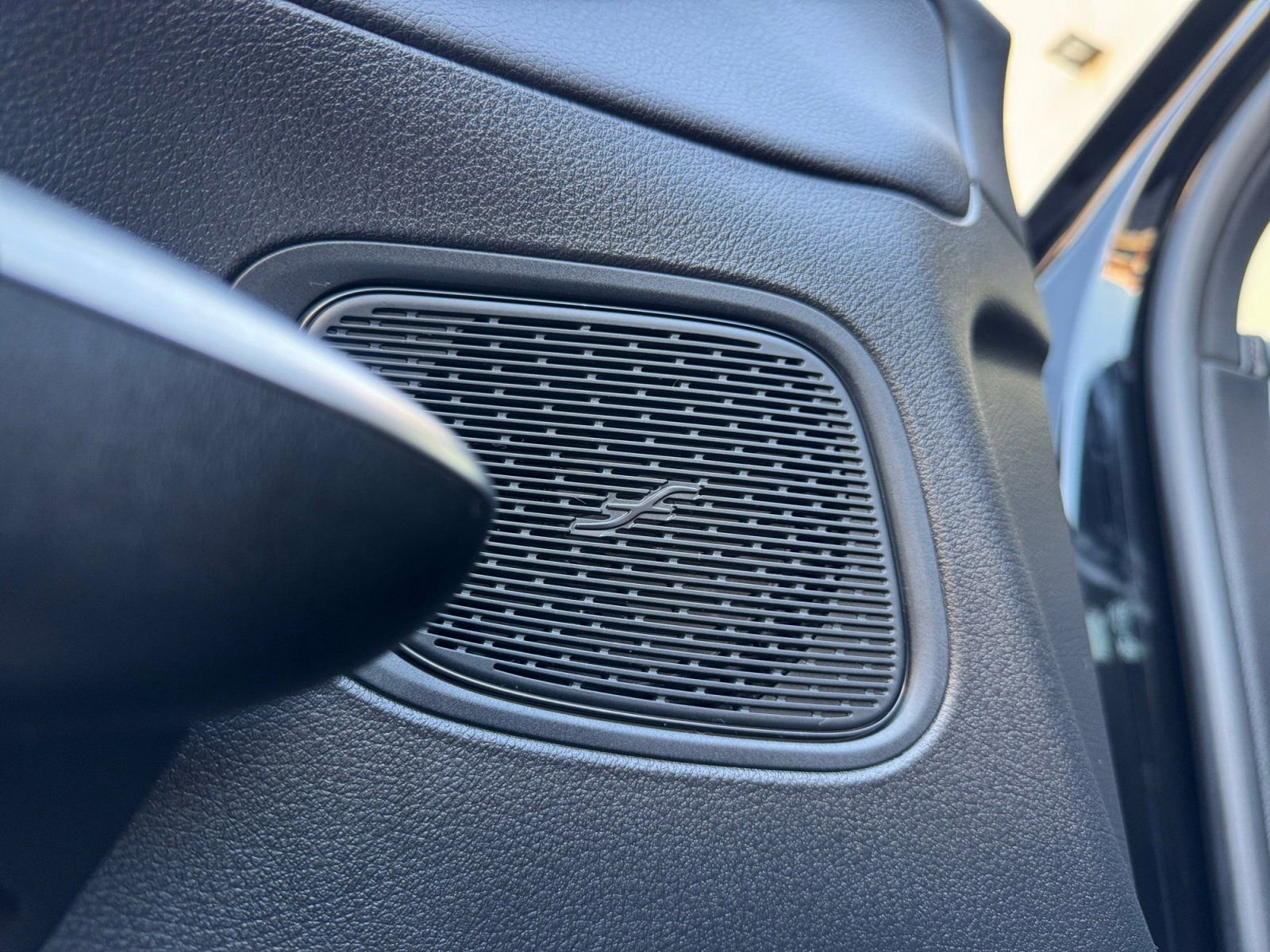 Used 2025 Mercedes-Benz GLC 300 GLC 300 image 20