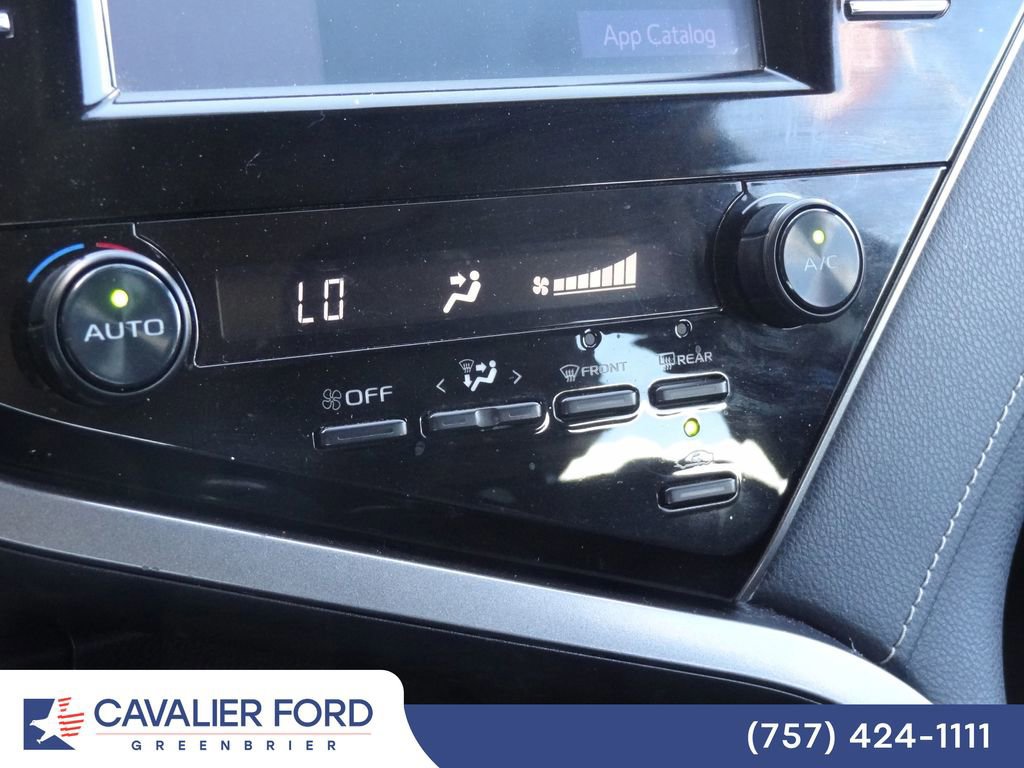 Used 2019 Toyota Camry SE FWD image 23