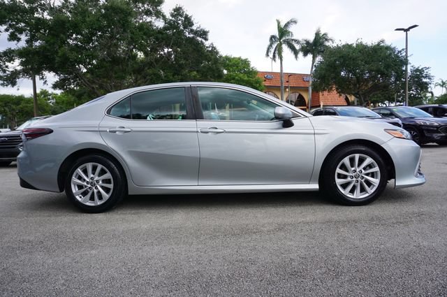 Used 2021 Toyota Camry LE FWD image 17