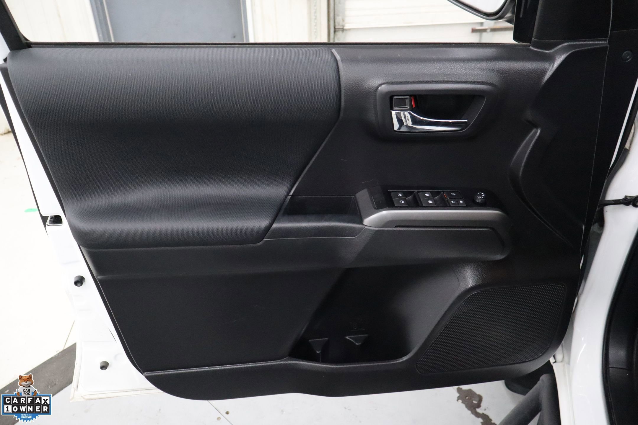 Used 2023 Toyota Tacoma TRD Off-Road w/ Technology Package image 19