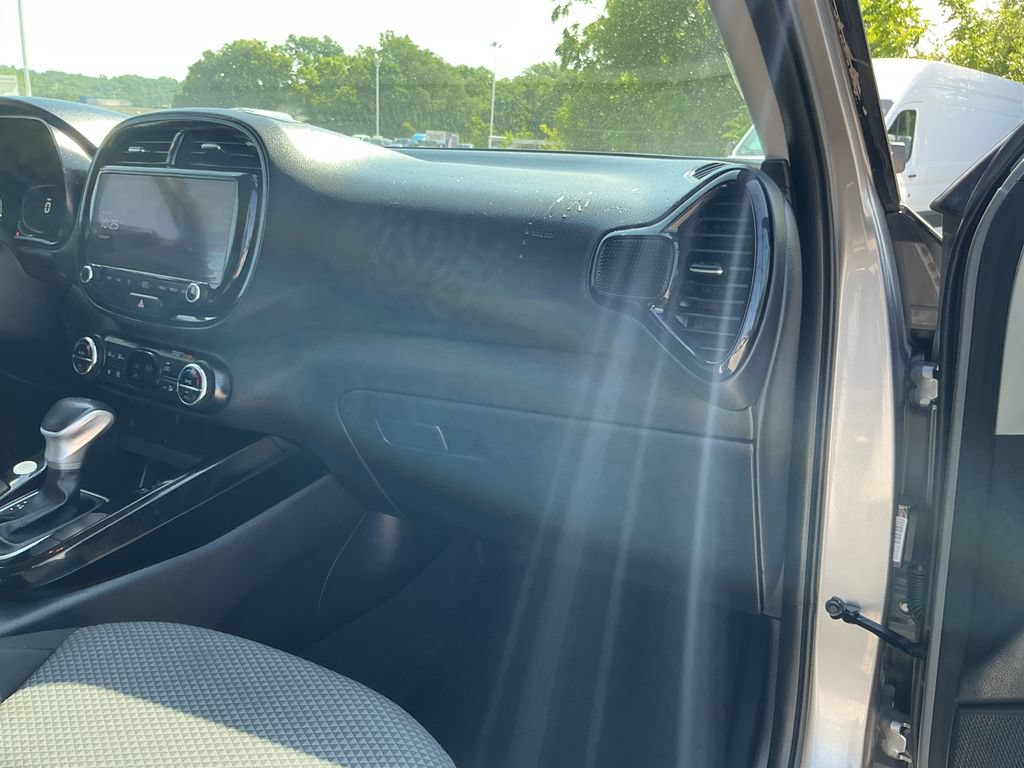 Used 2023 Kia Soul S FWD image 19