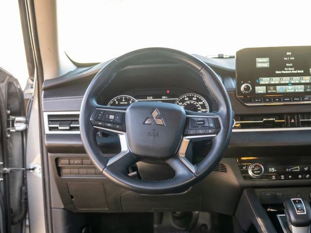 Used 2022 Mitsubishi Outlander SE AWD/4WD image 25